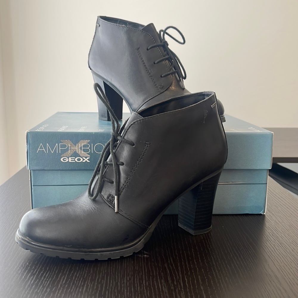 Geox Amphibiox leather bootie